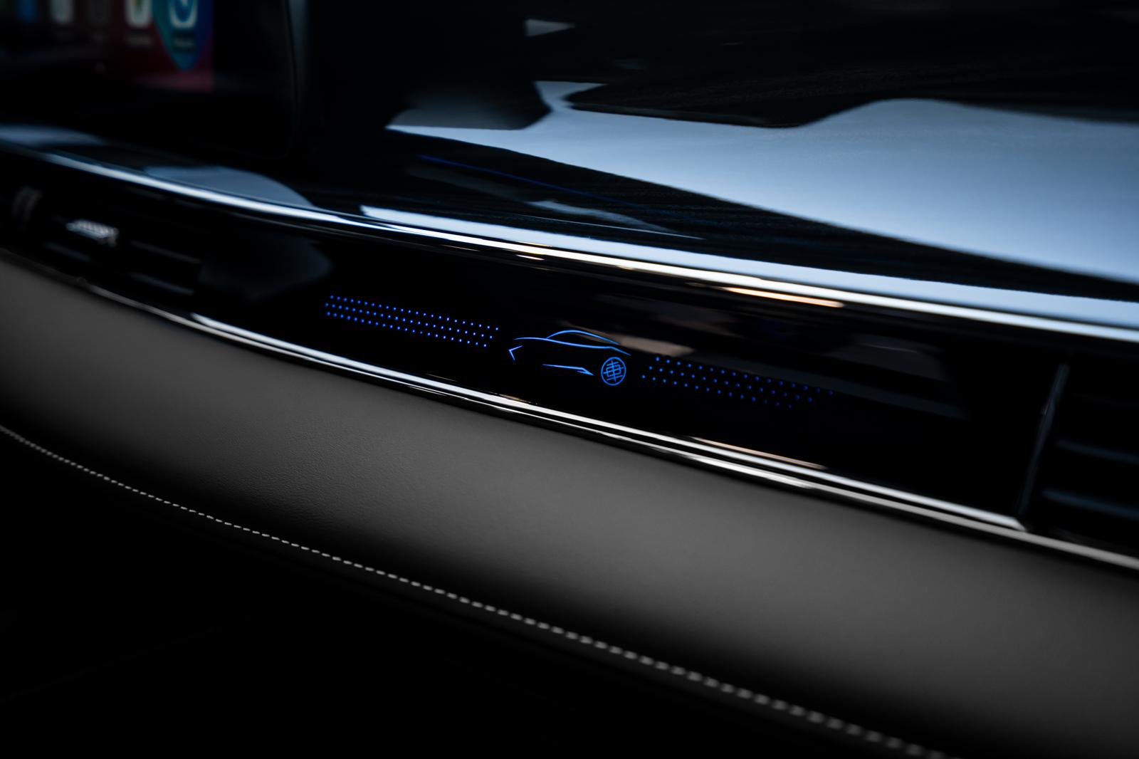Omoda 5 EV display