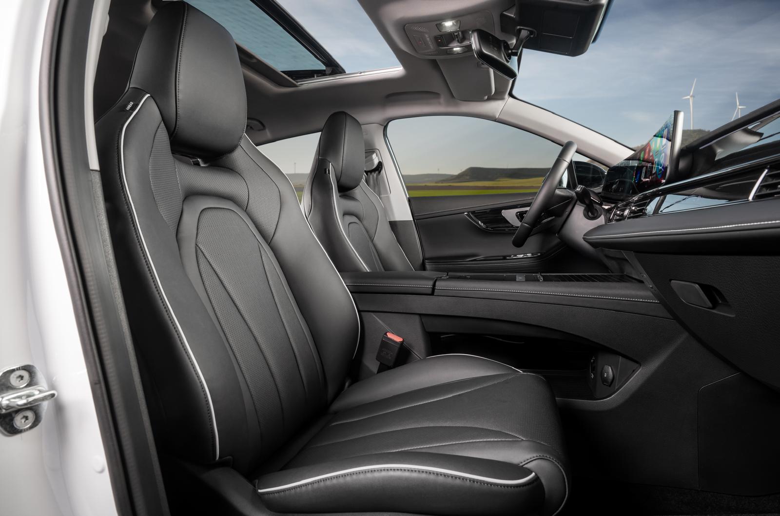 Omoda 5 EV Interior